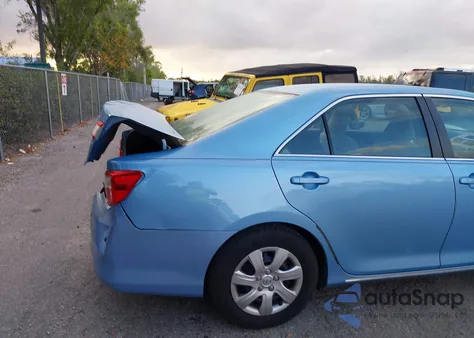 2012 Toyota Camry Le z USA, uszkodzony, nr VIN 4T1BF1FK8CU517092